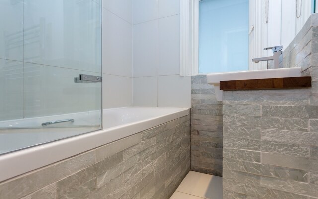 Bright 1 Bedroom Flat