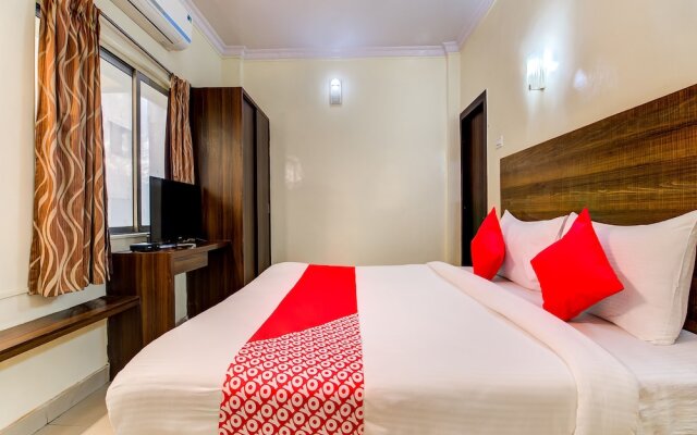 OYO Flagship 36693 Hotel Royal Enclave