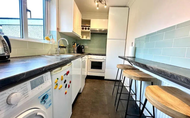 3 Bedroom Homely Retreat Near Slough