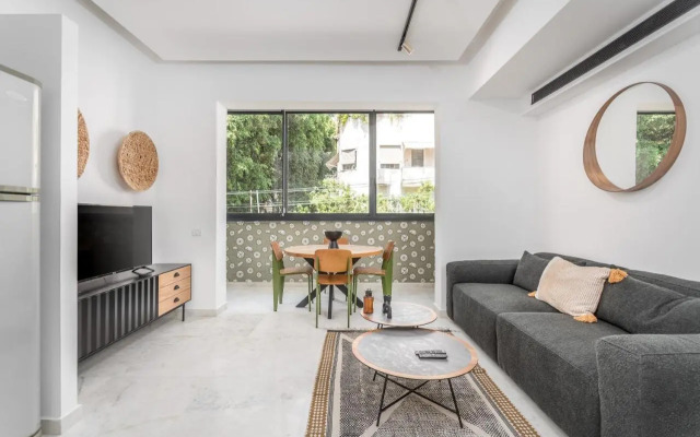 Gordon area - Deluxe 2bdr close to the beach