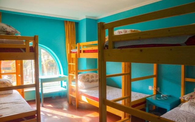 Qingdao Xiehou International Youth Hotel