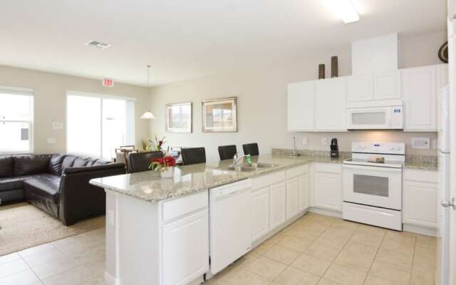 Vacation Townhome Next to Parks Cb3163