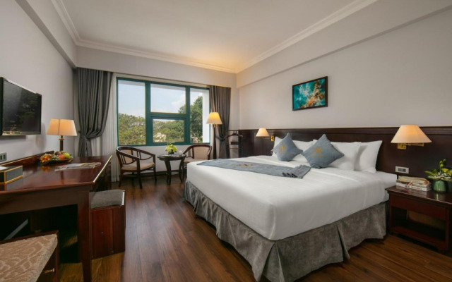 The Tray Hotel