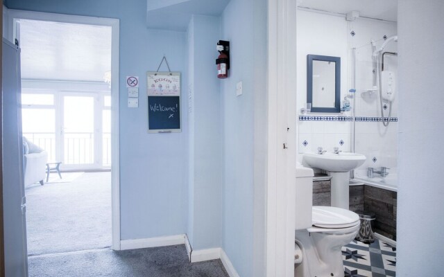 17 Beach Court - 2 Bed Apartment - Saundersfoot