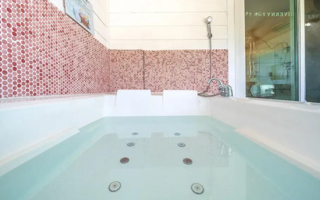 Ganghwa Giverny Spa Pension