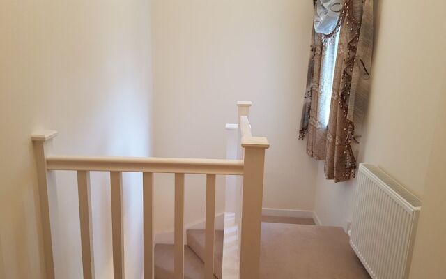 16 Maybury House