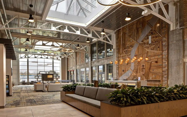 Embassy Suites Rockford Riverfront