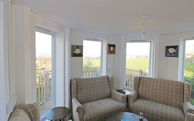 The Waves Bar Cafe B and B Hotel