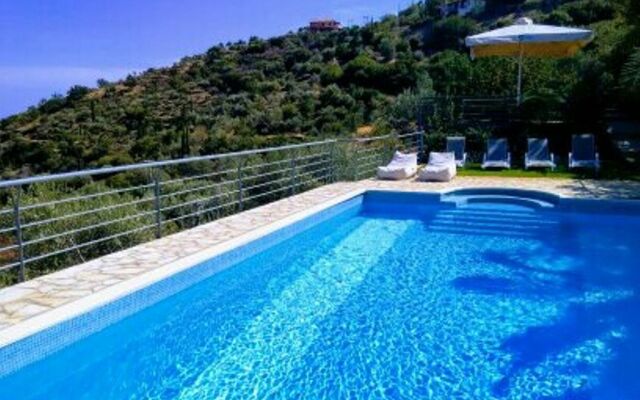 Dio Guesthouses