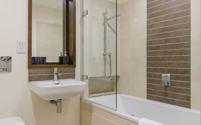 Custom House Square: Cathedral Quarter