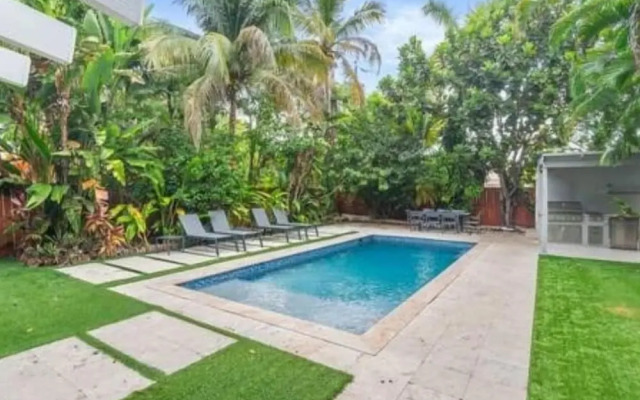 Villa Miami Poolside Paradise