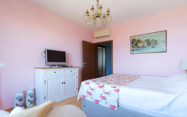 Luxury 3-bedroom villa in Sozopolis with sea view