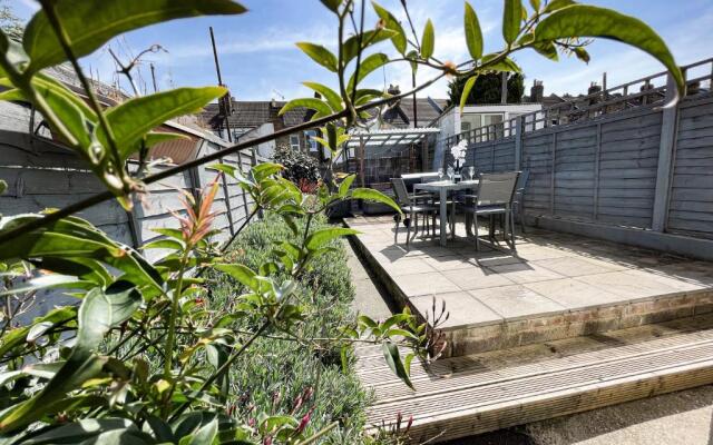 ***3 bedroom Home away from Home with BBQ grill***