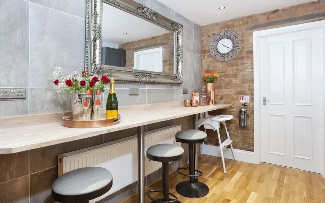 Priory Street Apartment 2