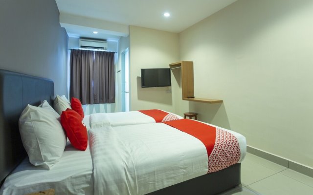 New Eastern Hotel by OYO Rooms