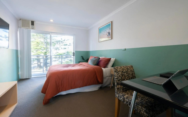 Manly Waves Studios & Apartments