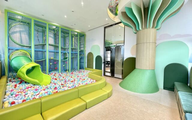 Le Places The Luxury MarQ Saigon Apartment