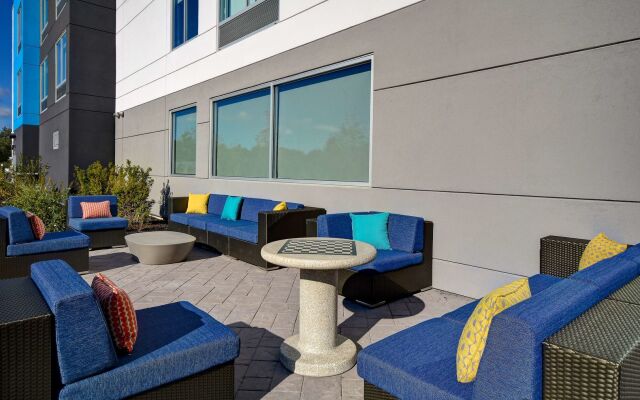 Tru by Hilton Concord