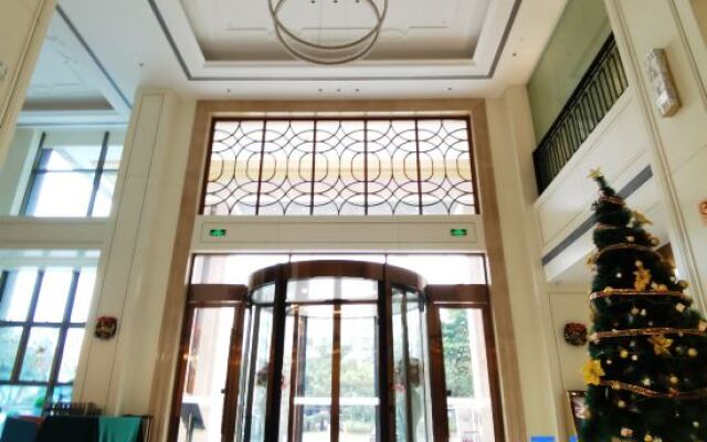 Vienna International Hotel (Zhaoqing Dinghushan Wanda Plaza Branch)
