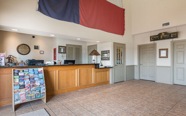 Lone Star Inn & Suites