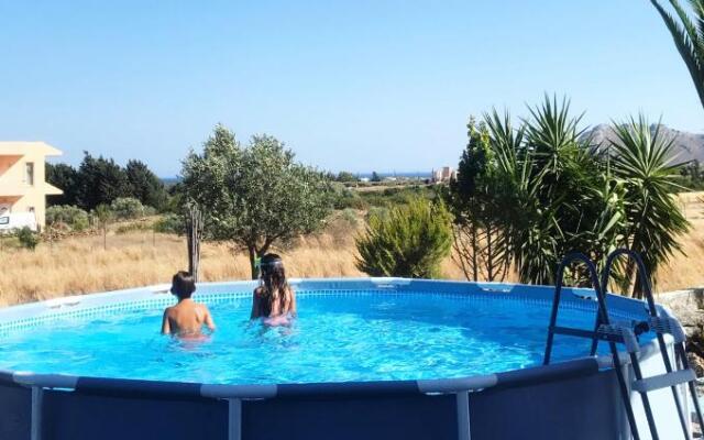 Modern Hilltop Family House w Amazing View
