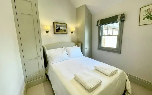 The Emerald - Central Henley 2 Bedroom House