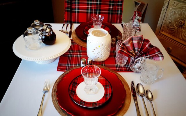 The Tartan House B & B