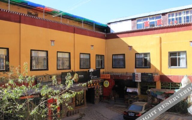 Dongcuo International Youth Hostel