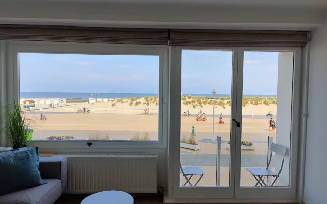 Apartment in Nieuwpoort With Stunning Sea Views