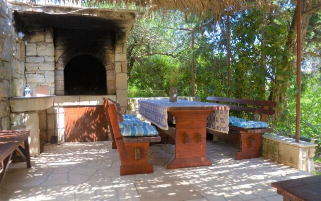 Mare- Close to the sea - H