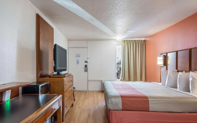 Motel 6 Van Buren, AR