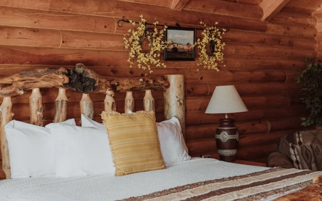 Bryce Canyon Log Cabins