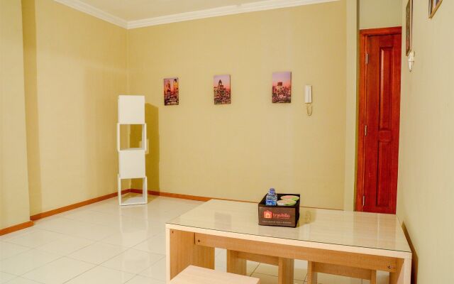 3 Bedrooms Apartment Grand Palace Kemayoran by Travelio
