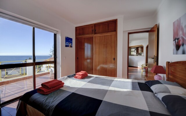 Luz Beach Oceanfront Apartment