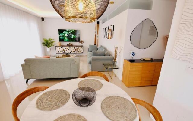 Fortuna Penthouse with roof terrace, AC and pool