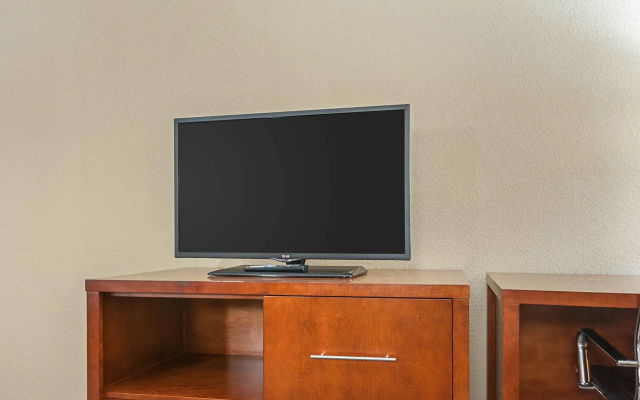 Comfort Suites Batesville