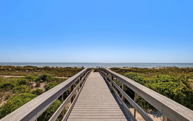 Luxury Condo with Atlantic Ocean View from Private Balcony by RedAwning