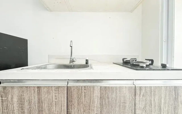 White Tone 1Br At Vittoria Residence Apartment