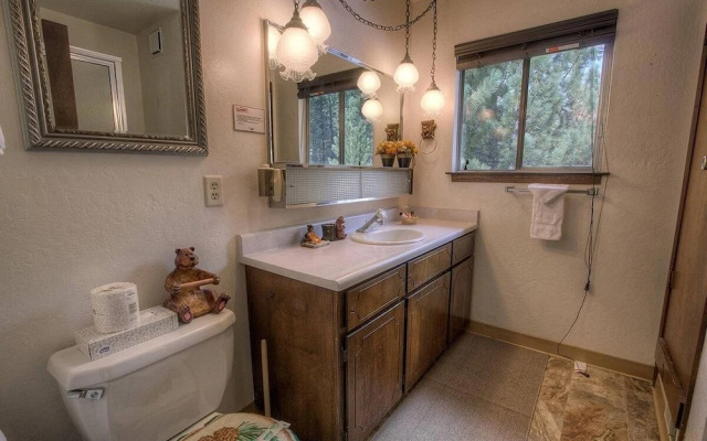 Bambi's Bunkhouse 3 Bedroom Home by RedAwning