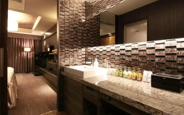 N Hotel