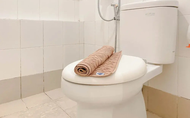 Modern Look 2Br At Bassura City Apartment