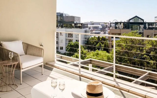 Escape to Exquisite Ellesmere 401