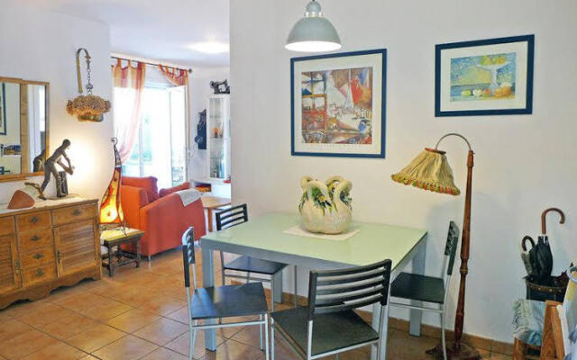 Lissardy Berri - INH 23366