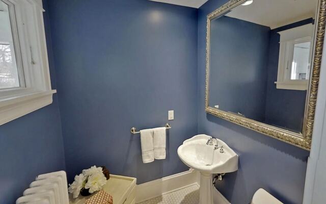 Linden Hills Luxury Charmer