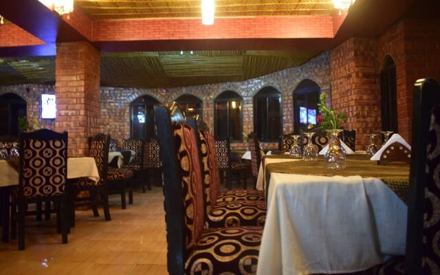Hotel Givenci International
