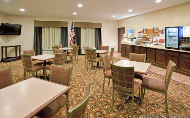 Seasons Inn & Suites Highland