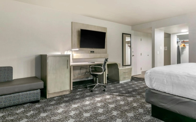 Clarion Inn