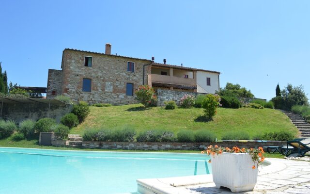 Apartment With Beautiful View in the Crete Senesi