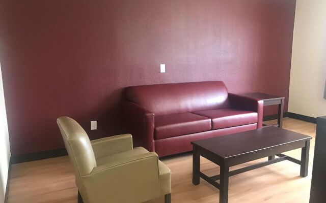 Red Roof Inn & Suites Denton