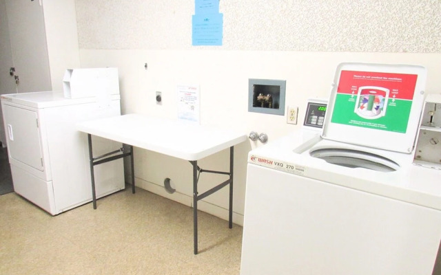 Waikiki Banyan Oceanview 24th Floor